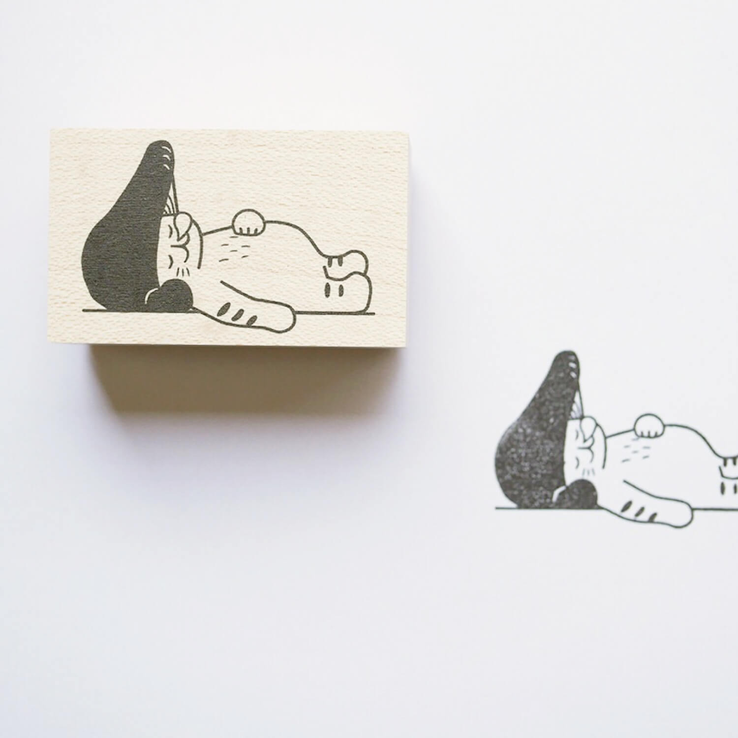 4 legs Rubber Stamp - Mushroom Cat Sleeping
