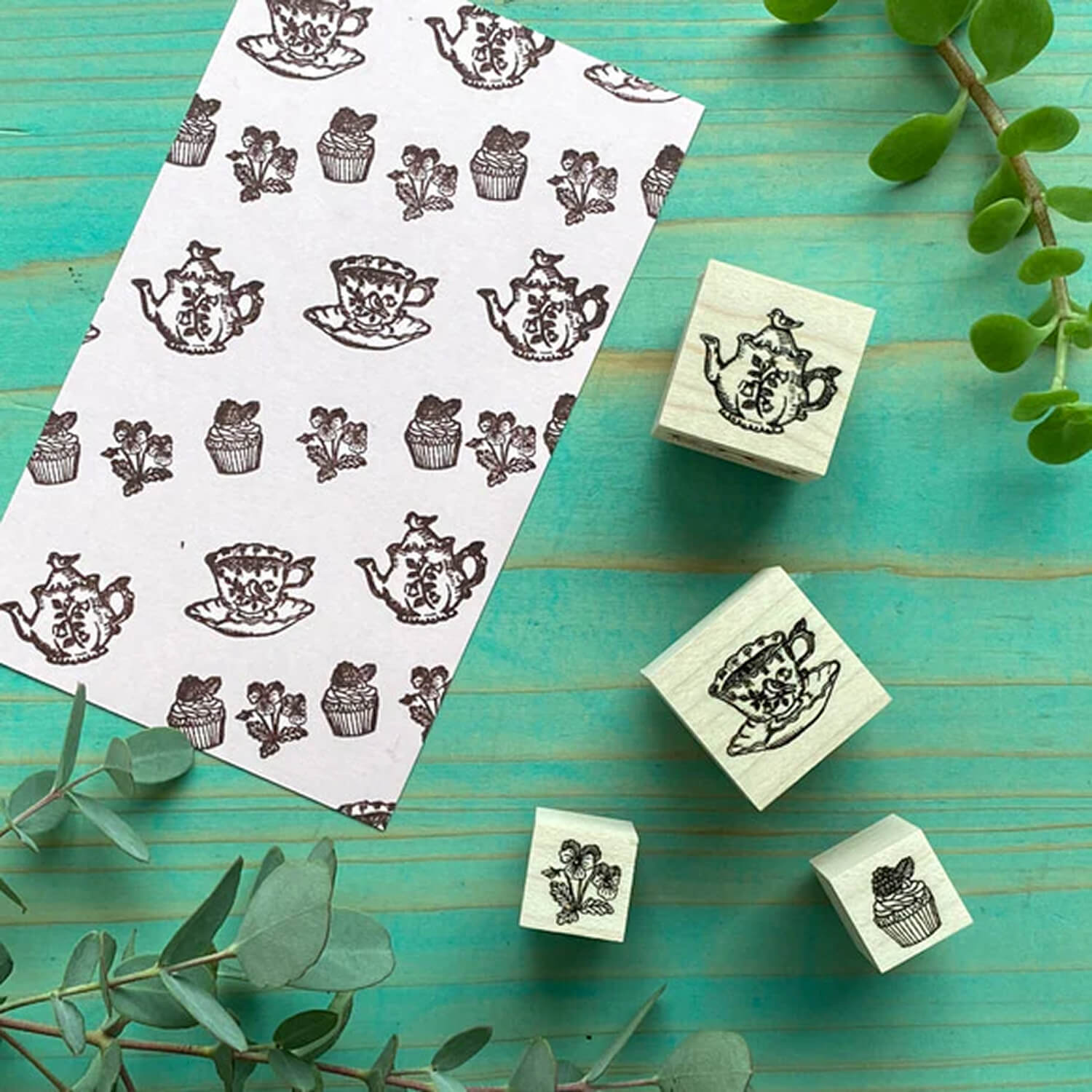 Akamegane Wood Stamp – Teapot and Teacup Set