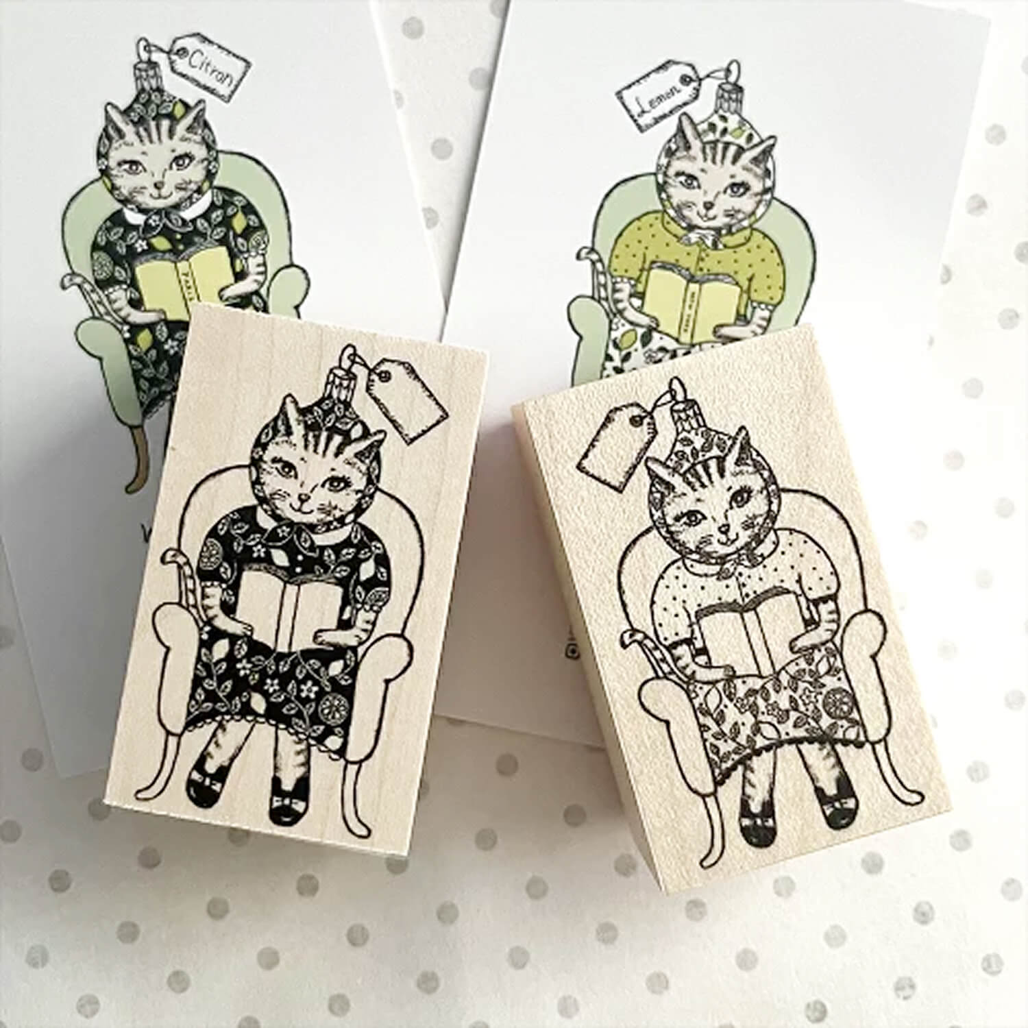 Horime Stamp – Reading Cat in Lemon Outfit