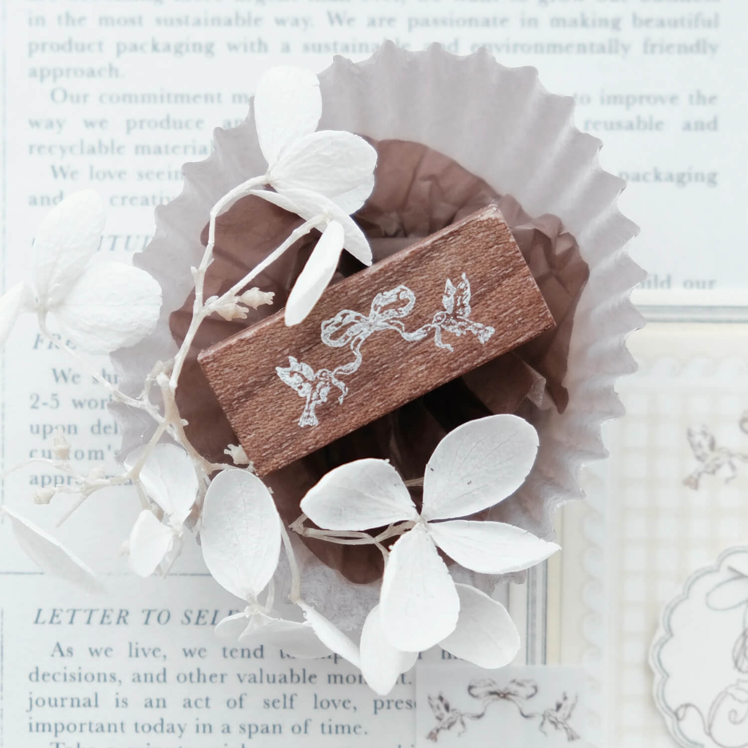 Jieyanow Atelier Bird with Ribbon Rubber Stamp