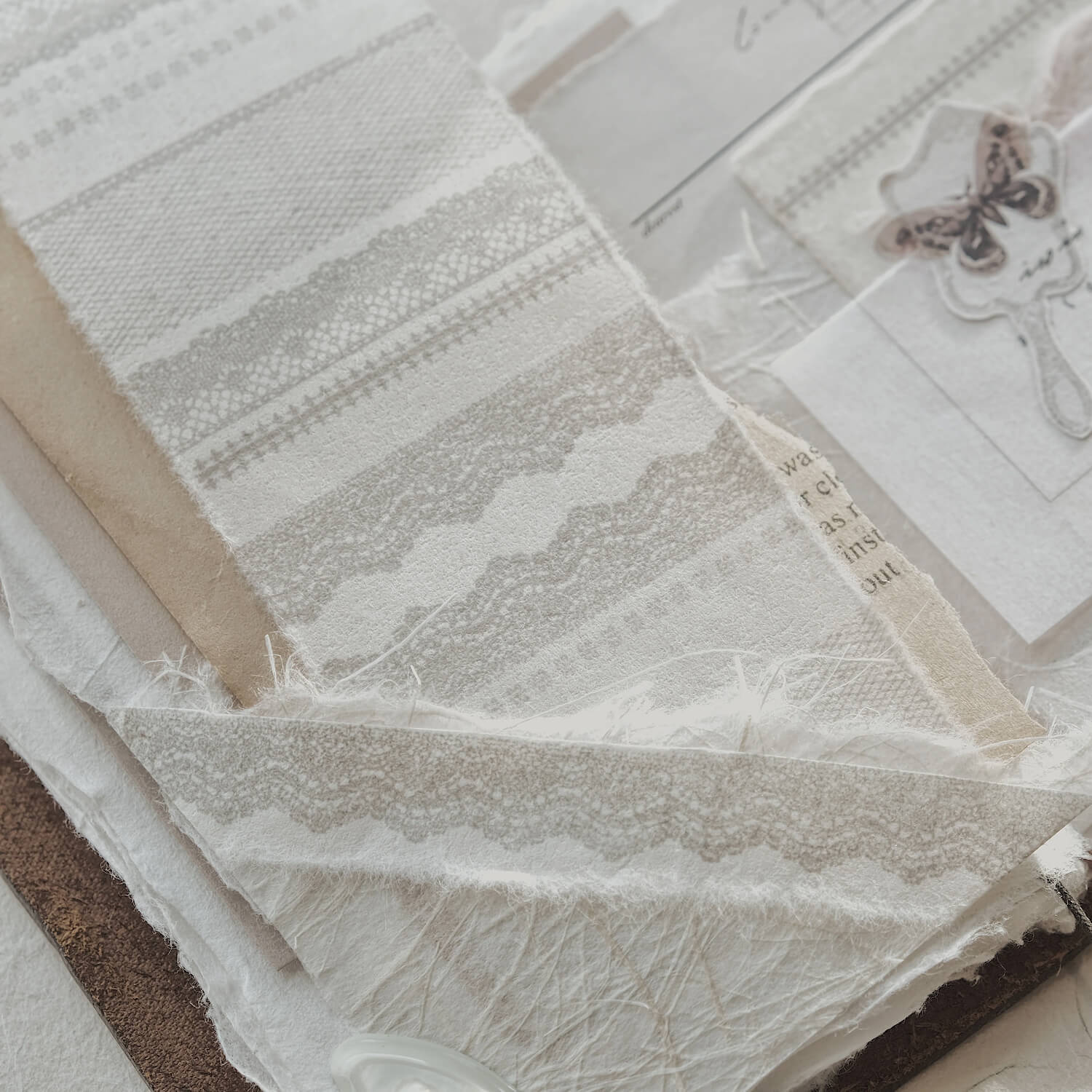 Jieyanow Atelier Lovely Lace Rubber Stamp Set (2 Pieces)