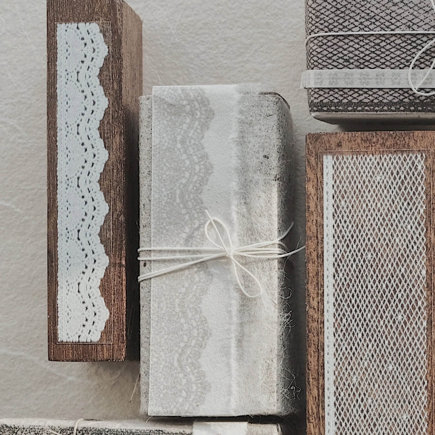 Jieyanow Atelier Lovely Lace Rubber Stamp Set (2 Pieces)
