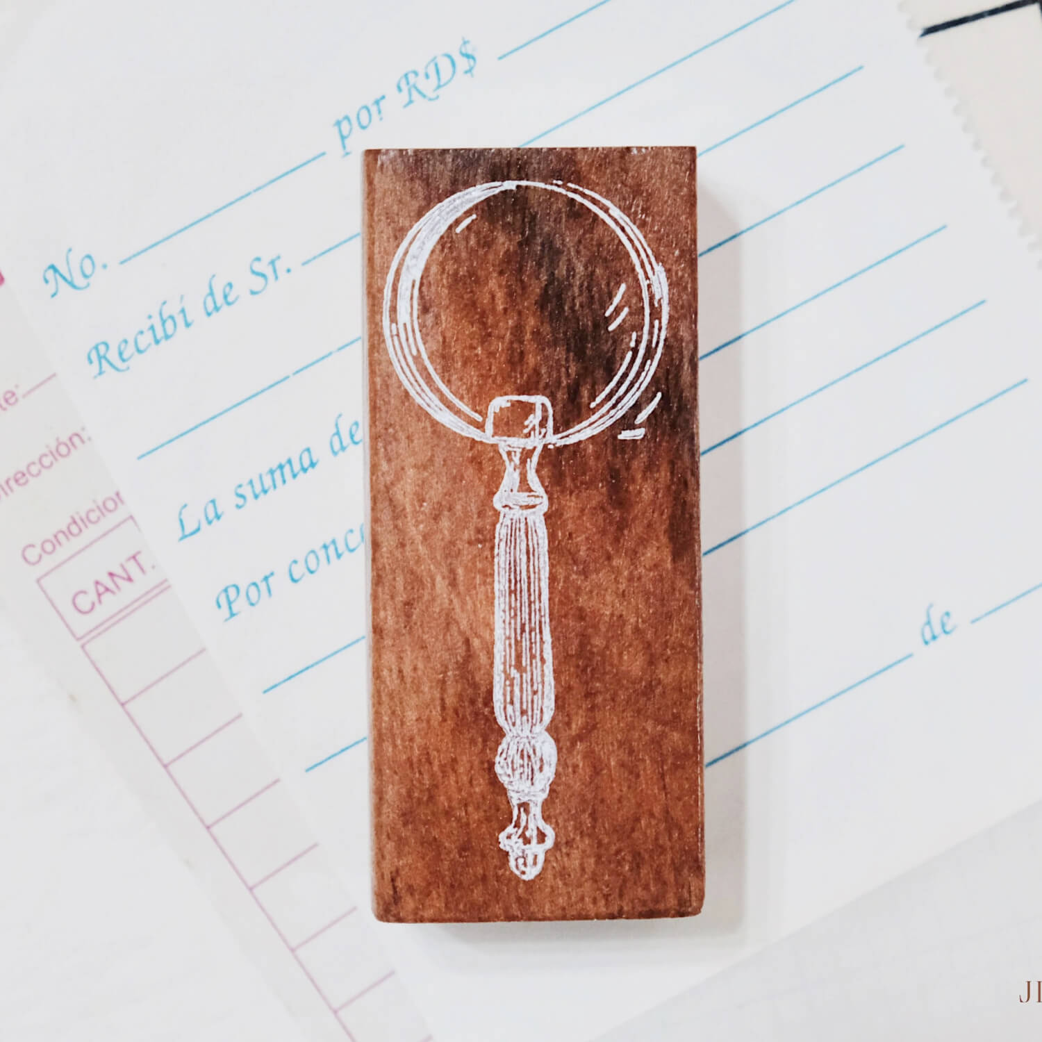 Jieyanow Atelier x Journal Pages Magnifying Glass Rubber Stamp