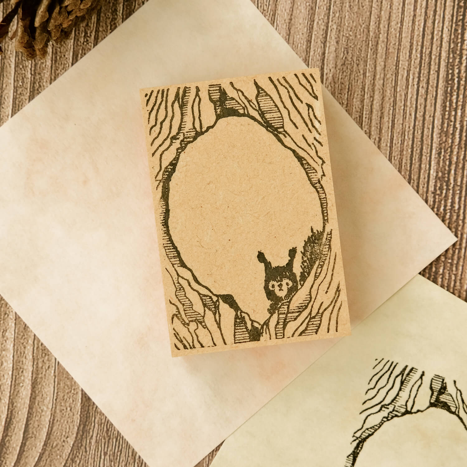 Osoblanco Frame Rubber Stamp - Tree & Squirrel