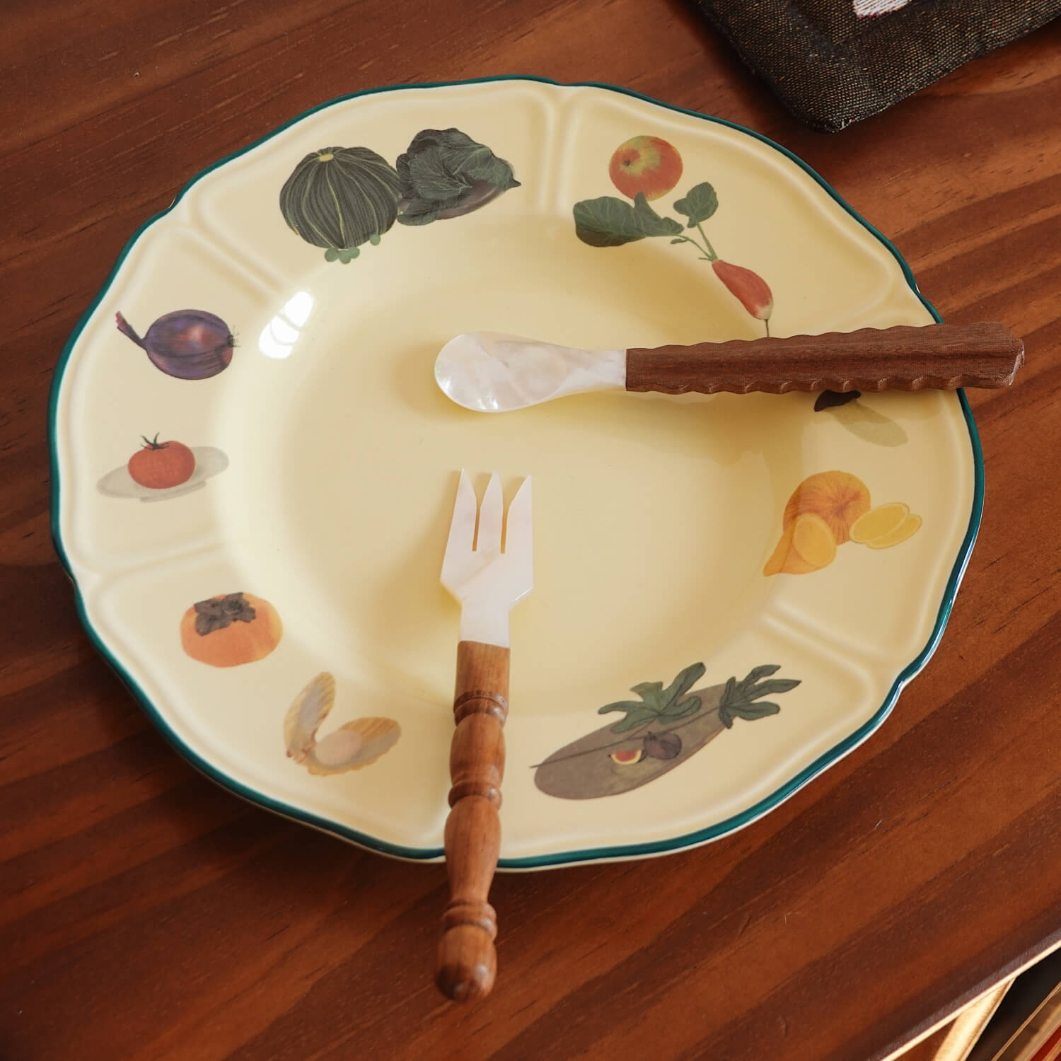 Square Studio x MoChen Handmade Ceramic Plate