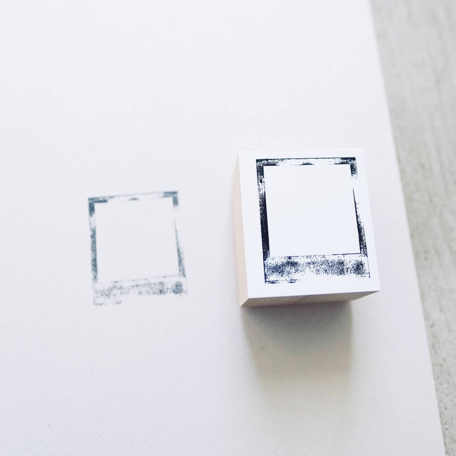 Yohaku Rubber Stamp – Polaroid Frame (S-049)