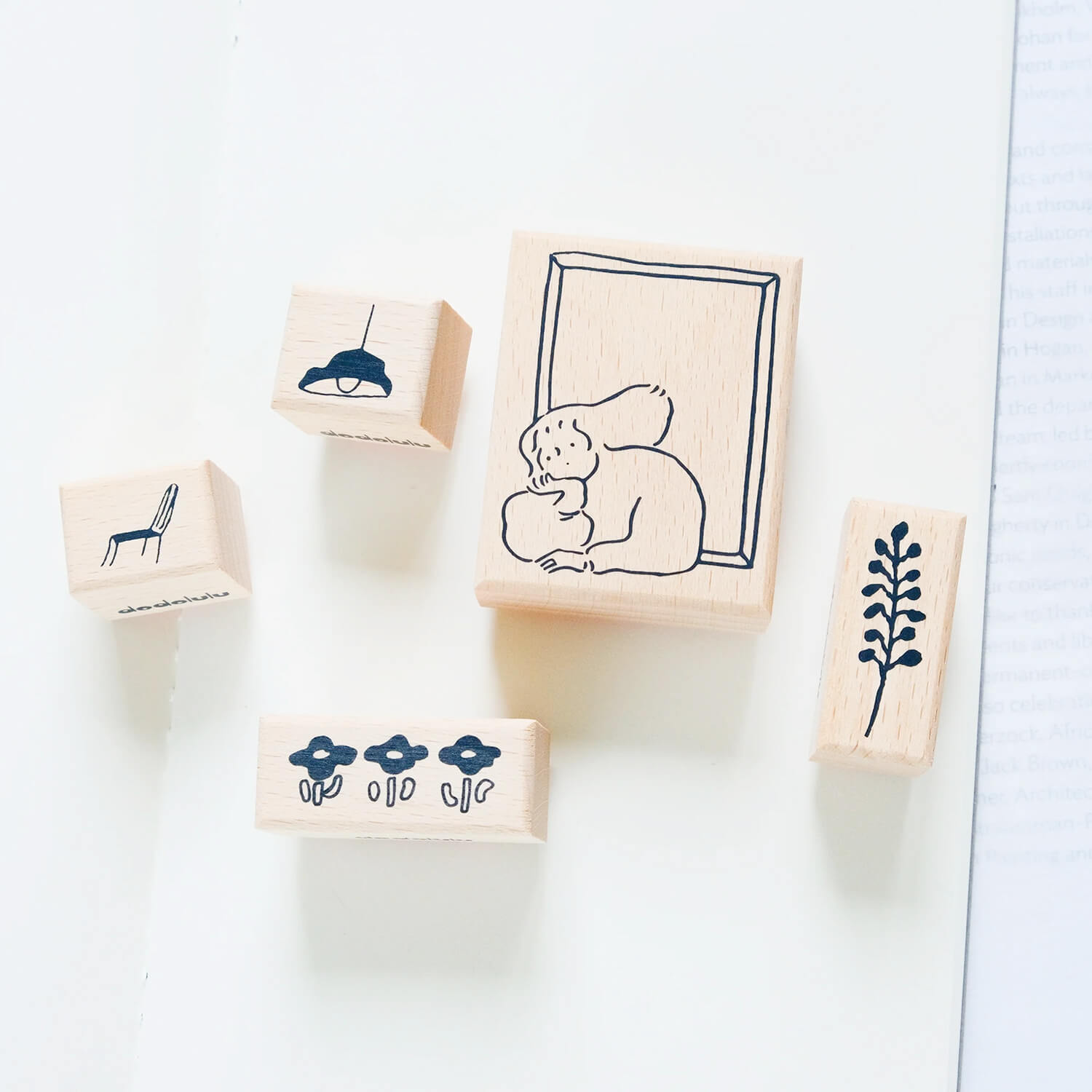 dodolulu Wooden Stamp Set - By the Window