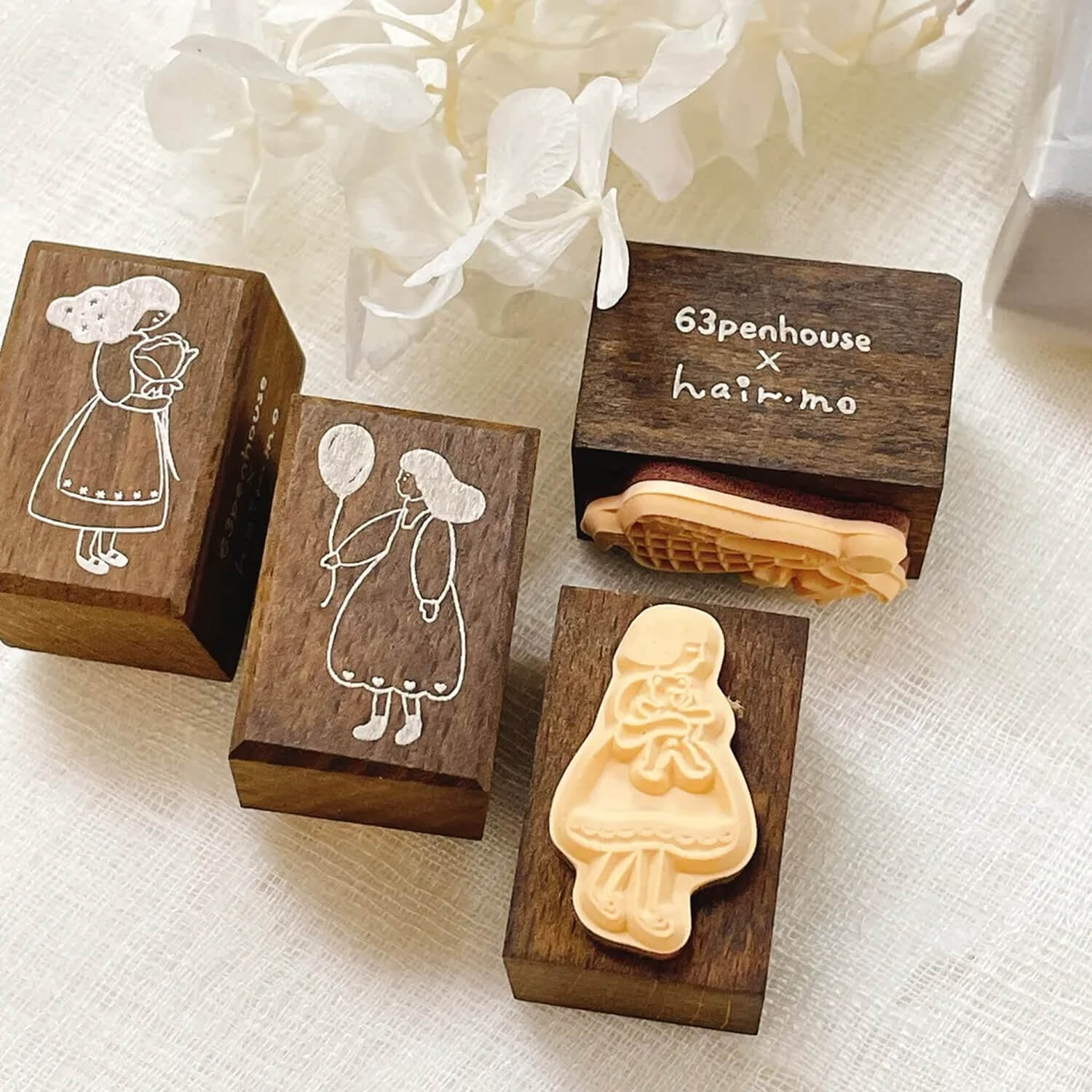 63penhouse x hairmo Petite Romance Rubber Stamp – Balloon
