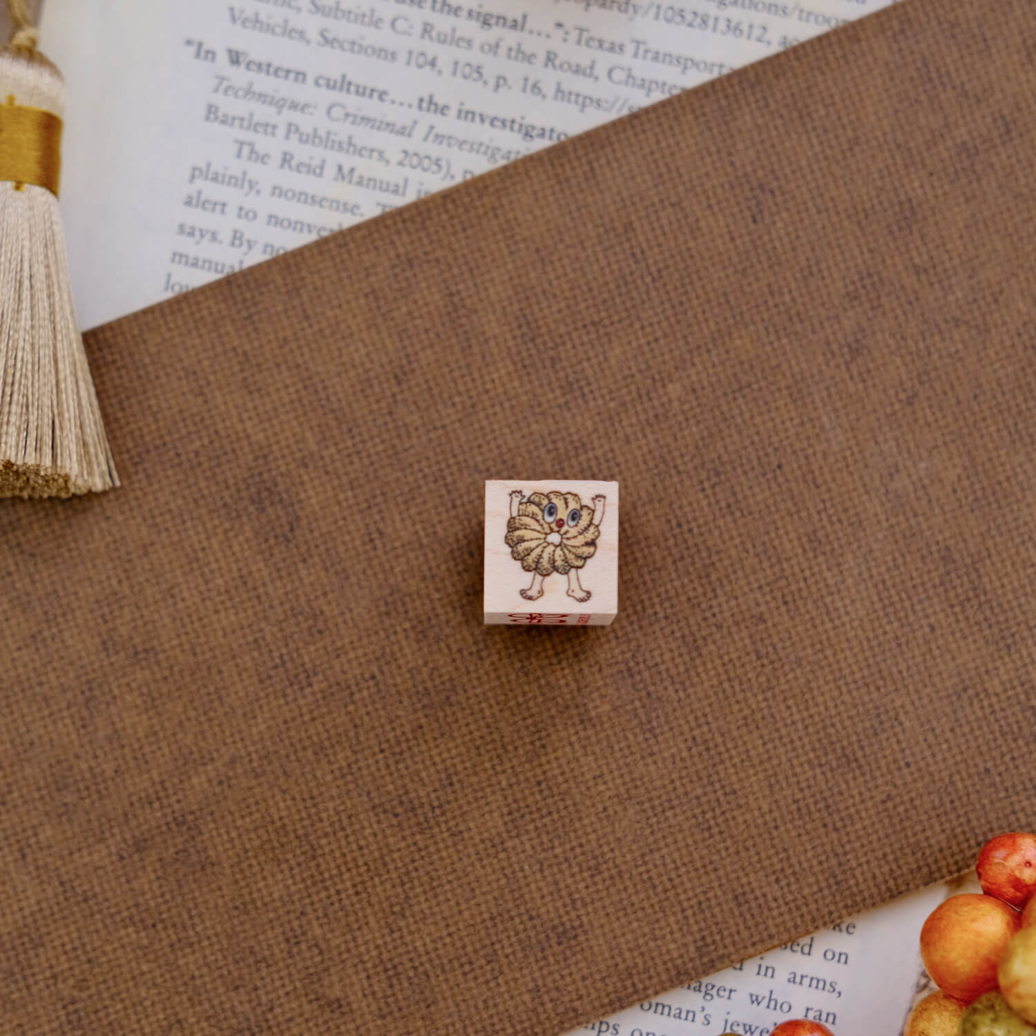 Akamegane Wood Mount Stamp – French Cruller