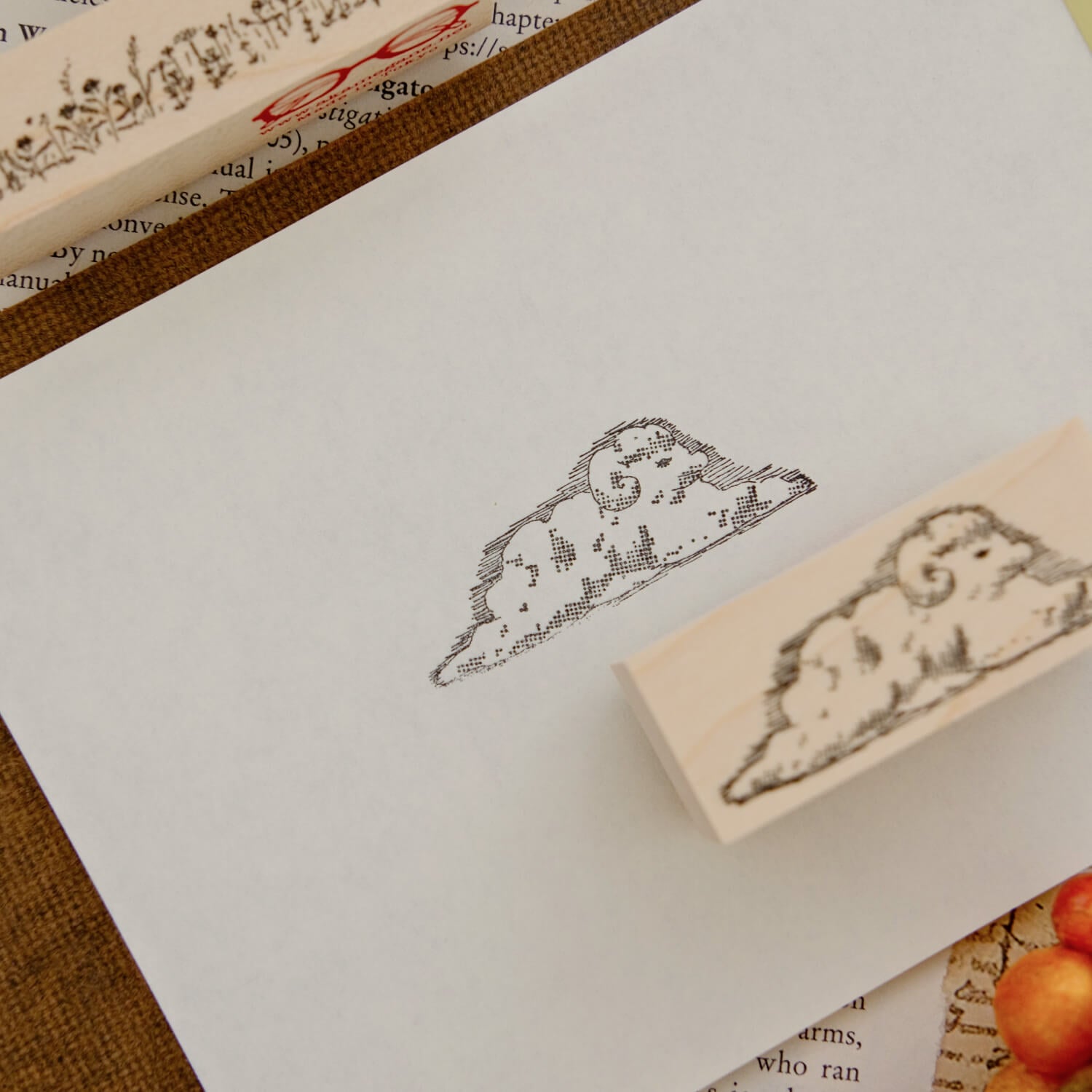 Akamegane Wood Mount Stamp – Sheep Cloud