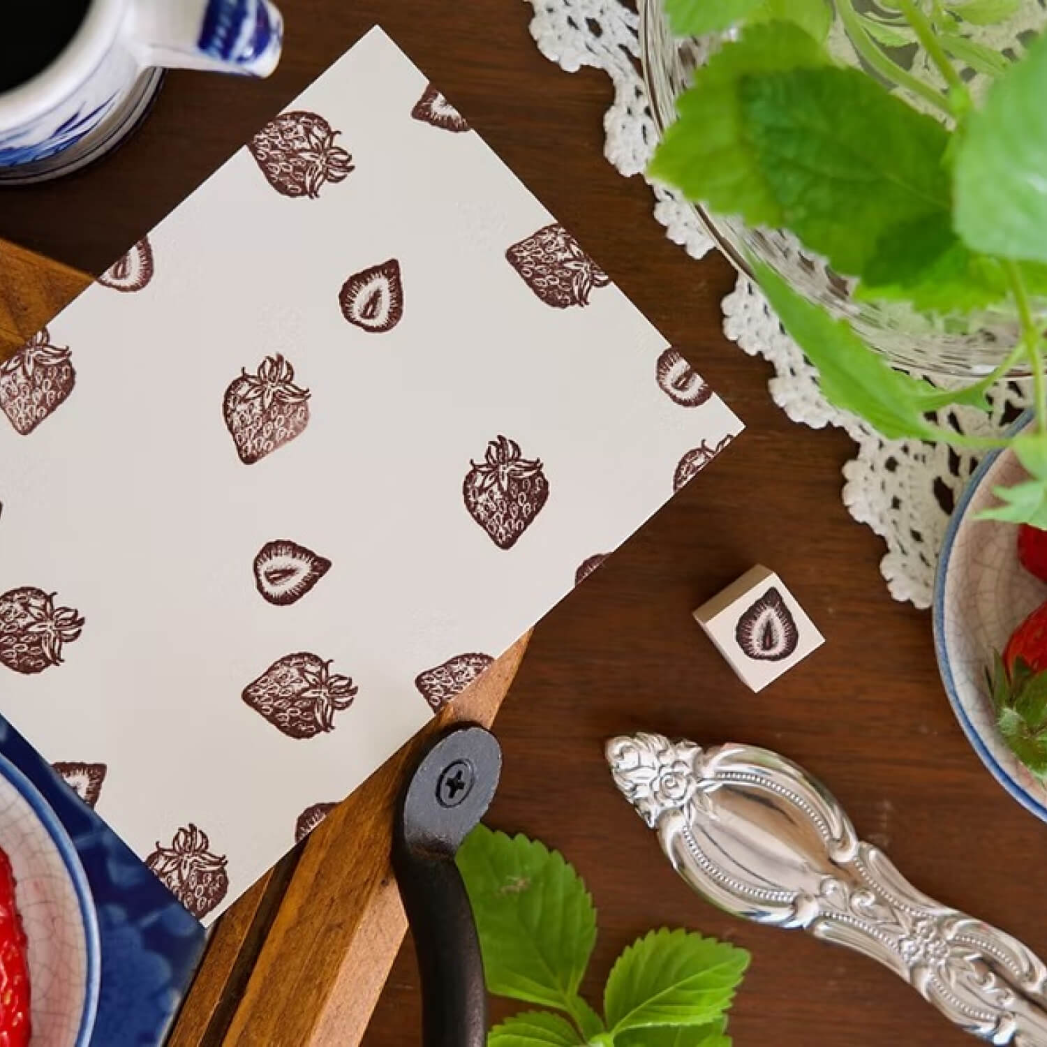 Akamegane Wood Mount Stamp – Sliced Strawberry