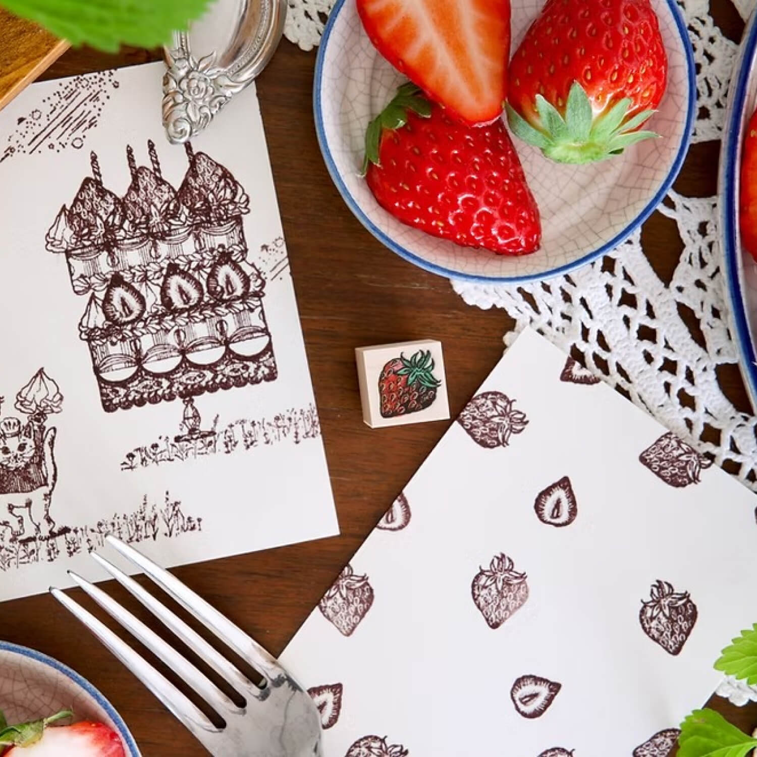 Akamegane Wood Mount Stamp – Whole Strawberry
