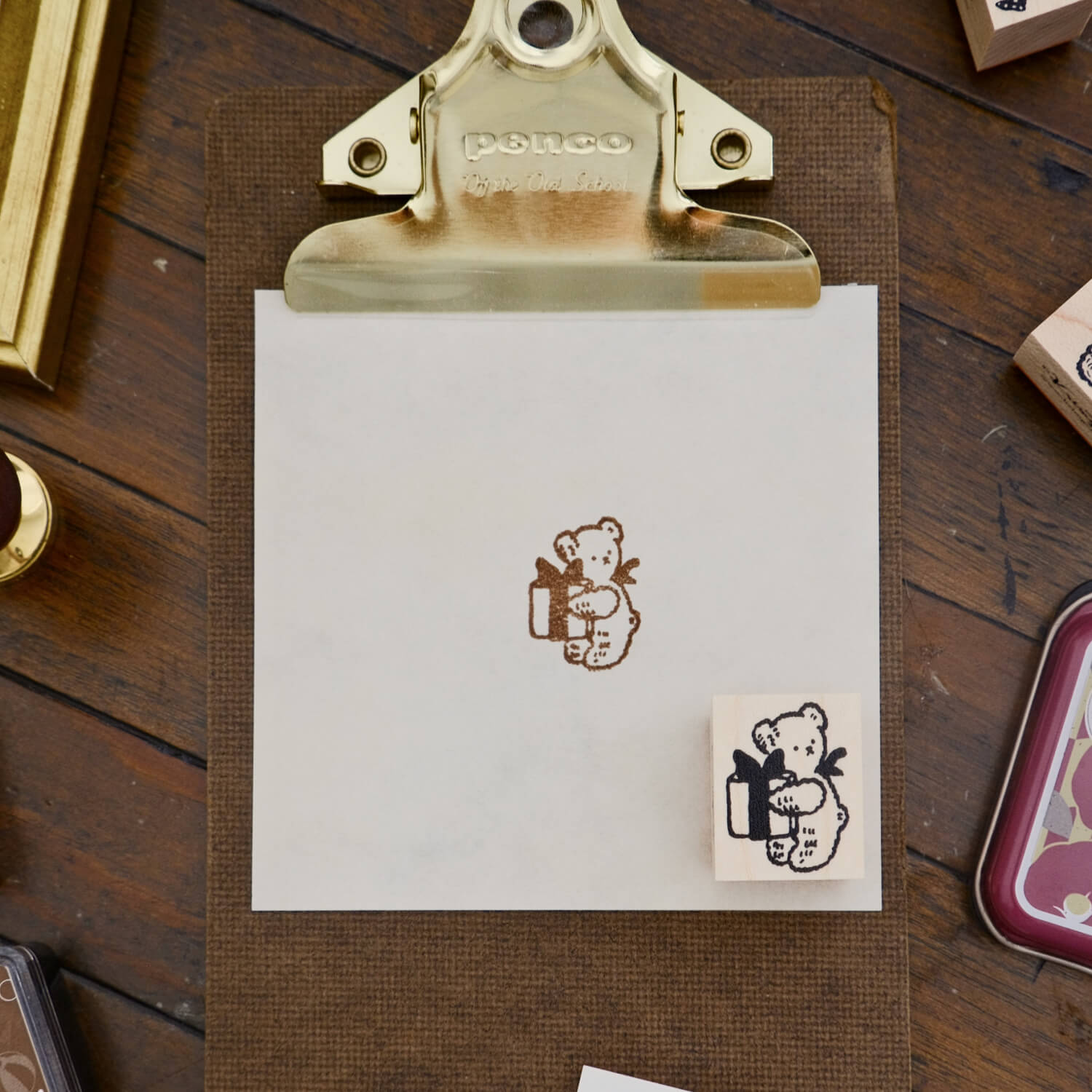 Krimgen Stamp – Bear with Gift Box