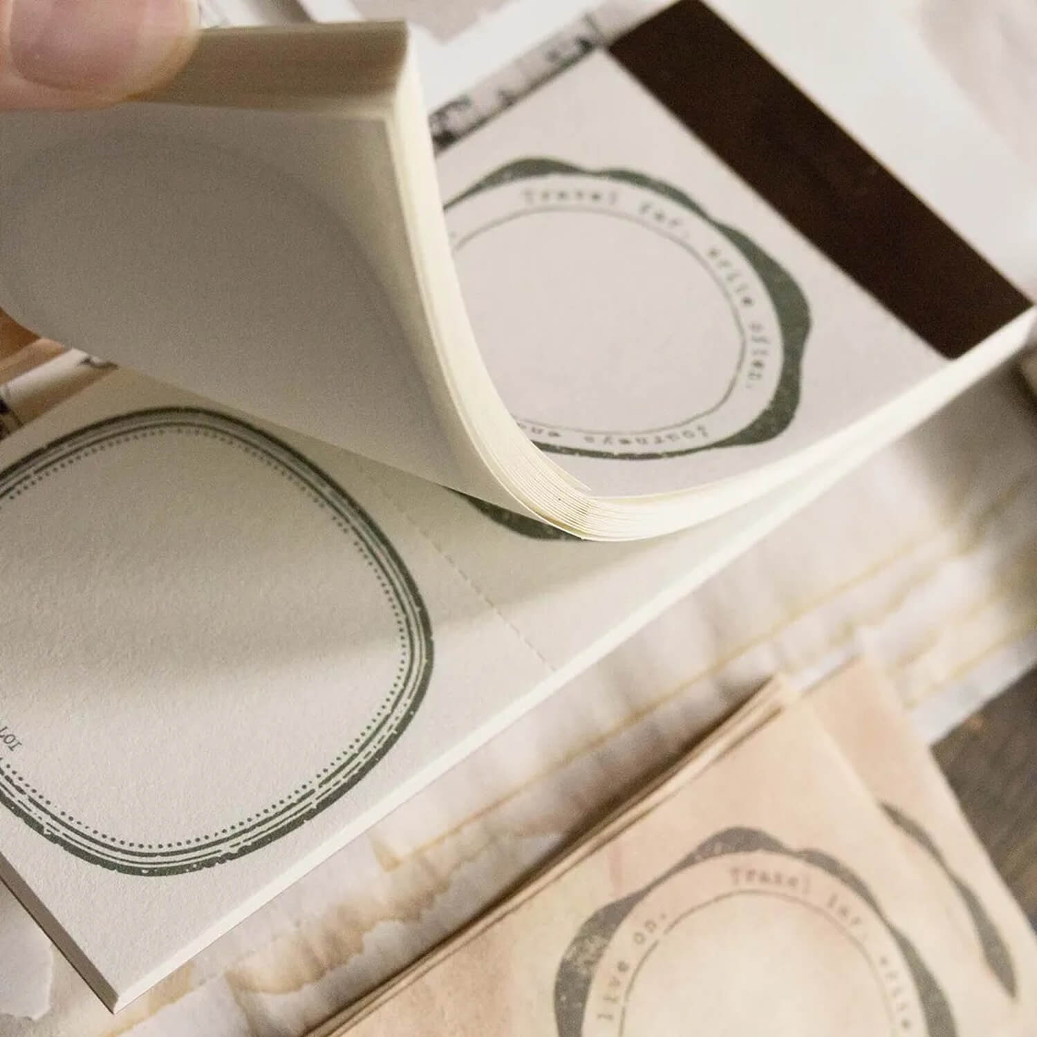 Loidesign Vintage Frame – Sealing Wax Notepad