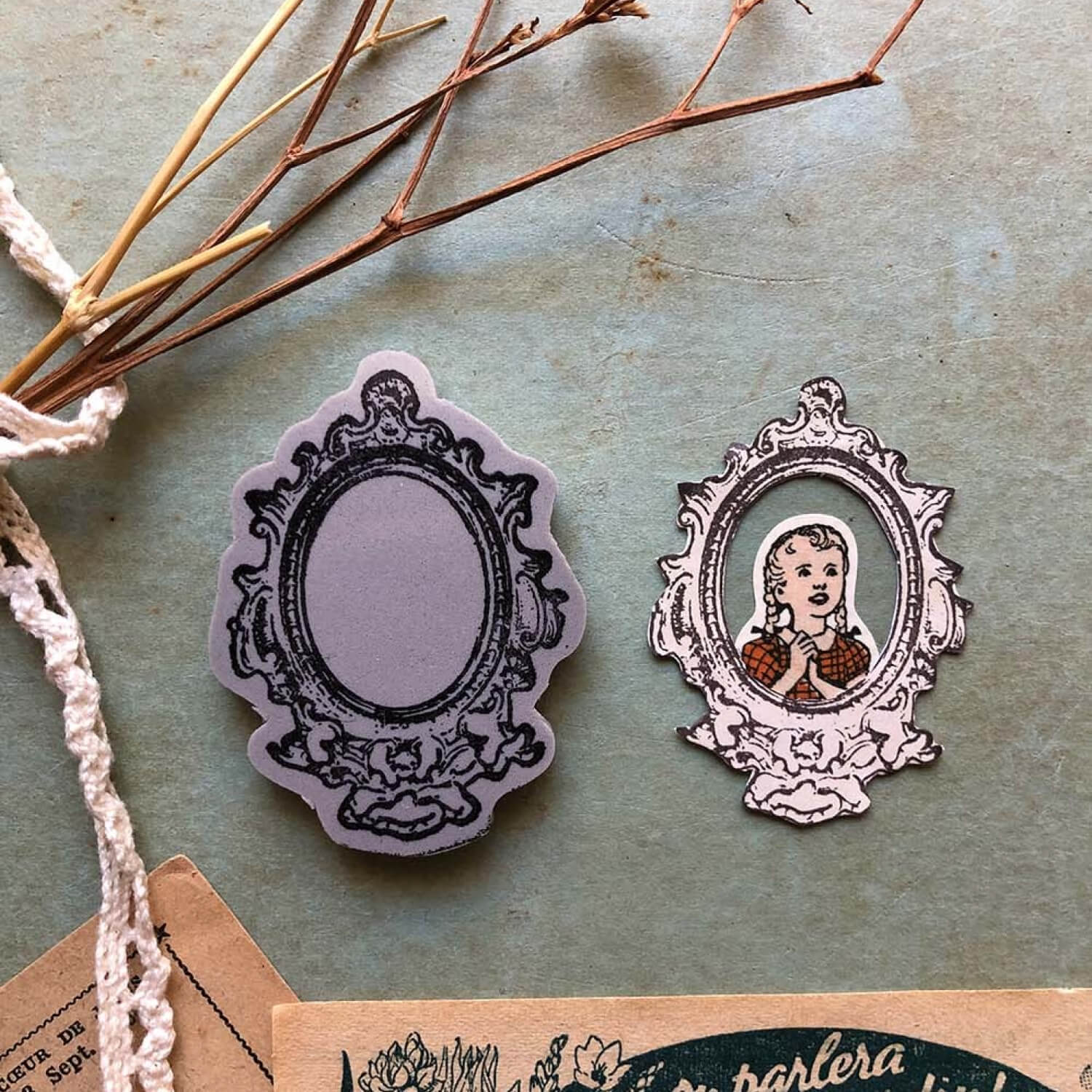 MIC MOC Rubber Stamp – Antique Le Grand Oval Frame