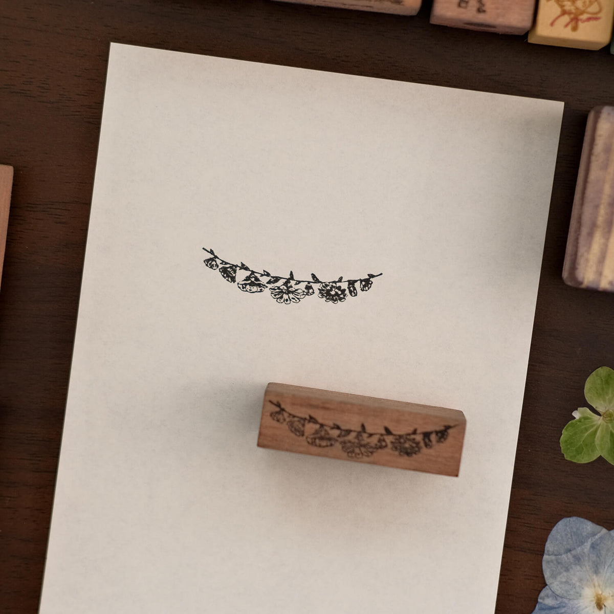Monpoche Wood Stamp – Flower Garland