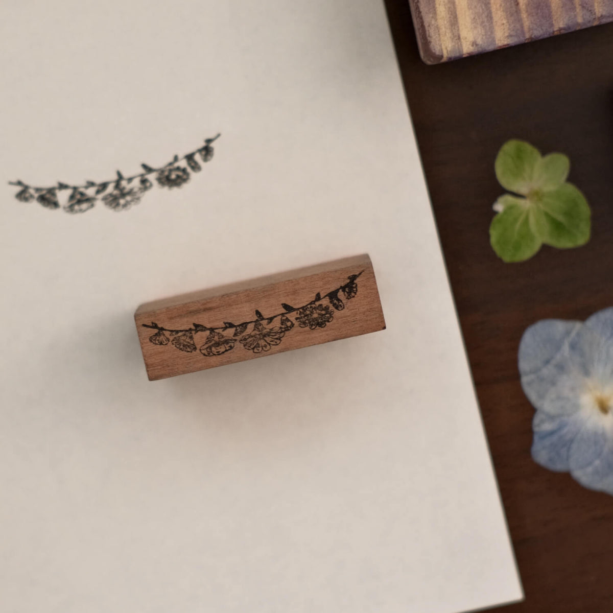 Monpoche Wood Stamp – Flower Garland