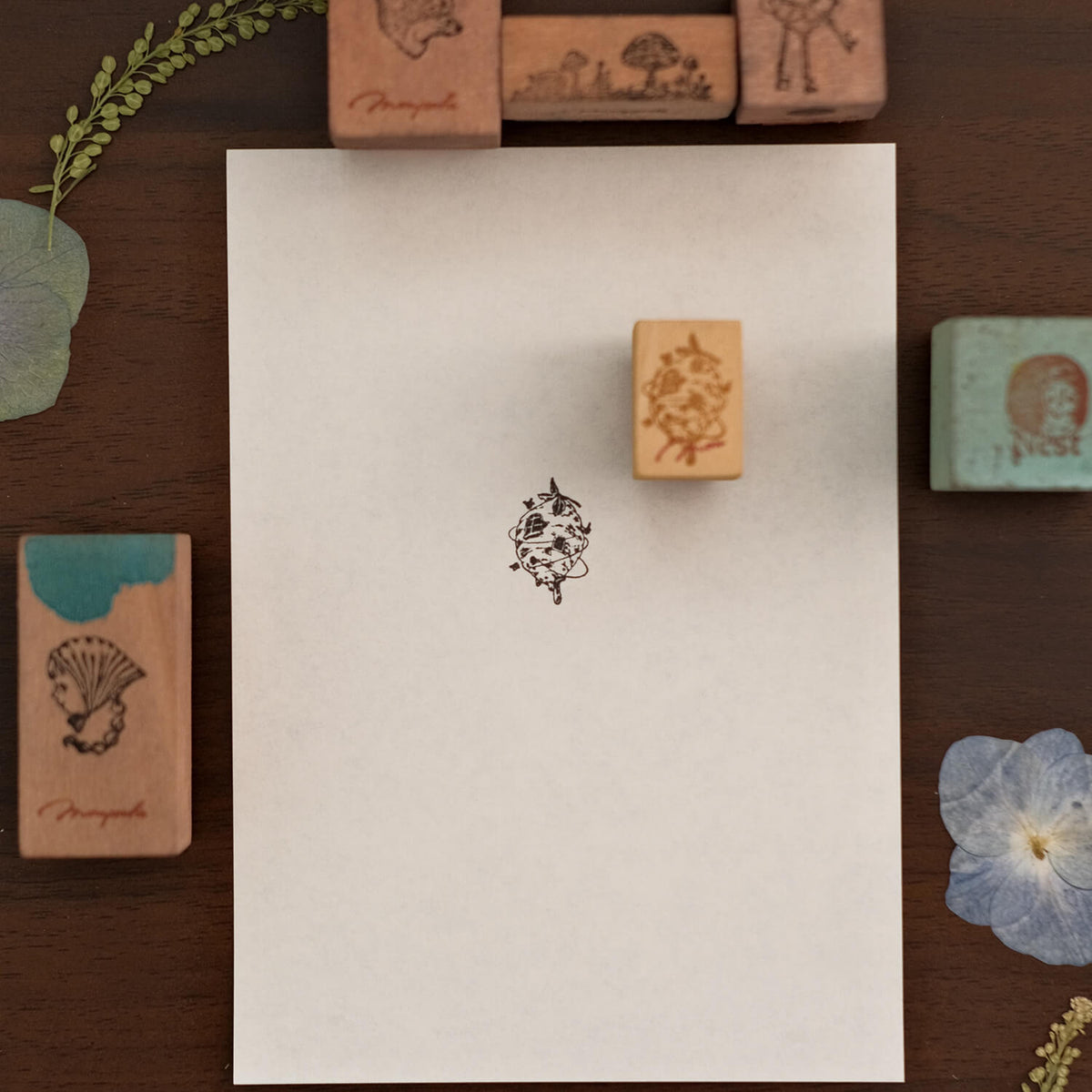 Monpoche Wood Stamp – Honeycomb