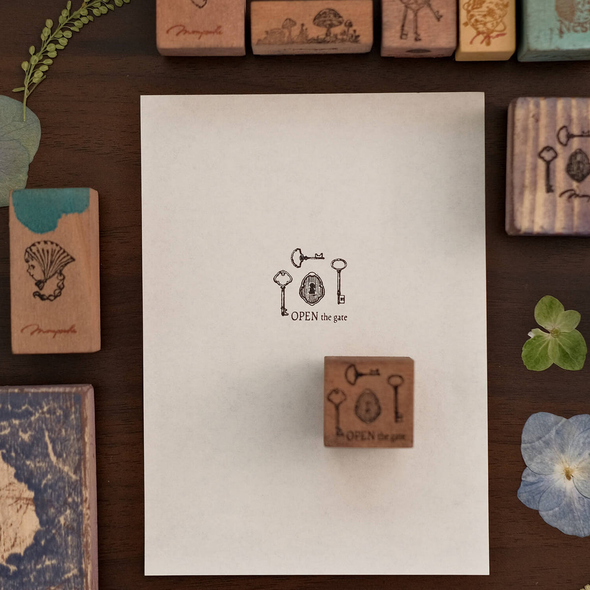 Monpoche Wood Stamp – Open the Gate