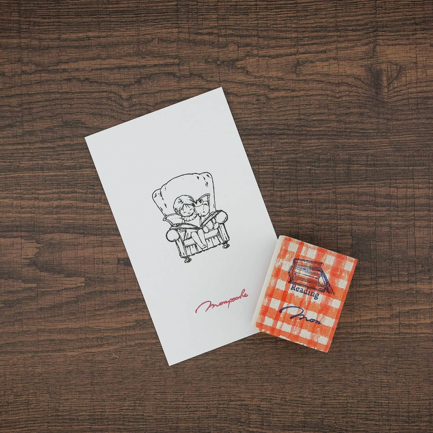 Monpoche Wood Stamp – Reading