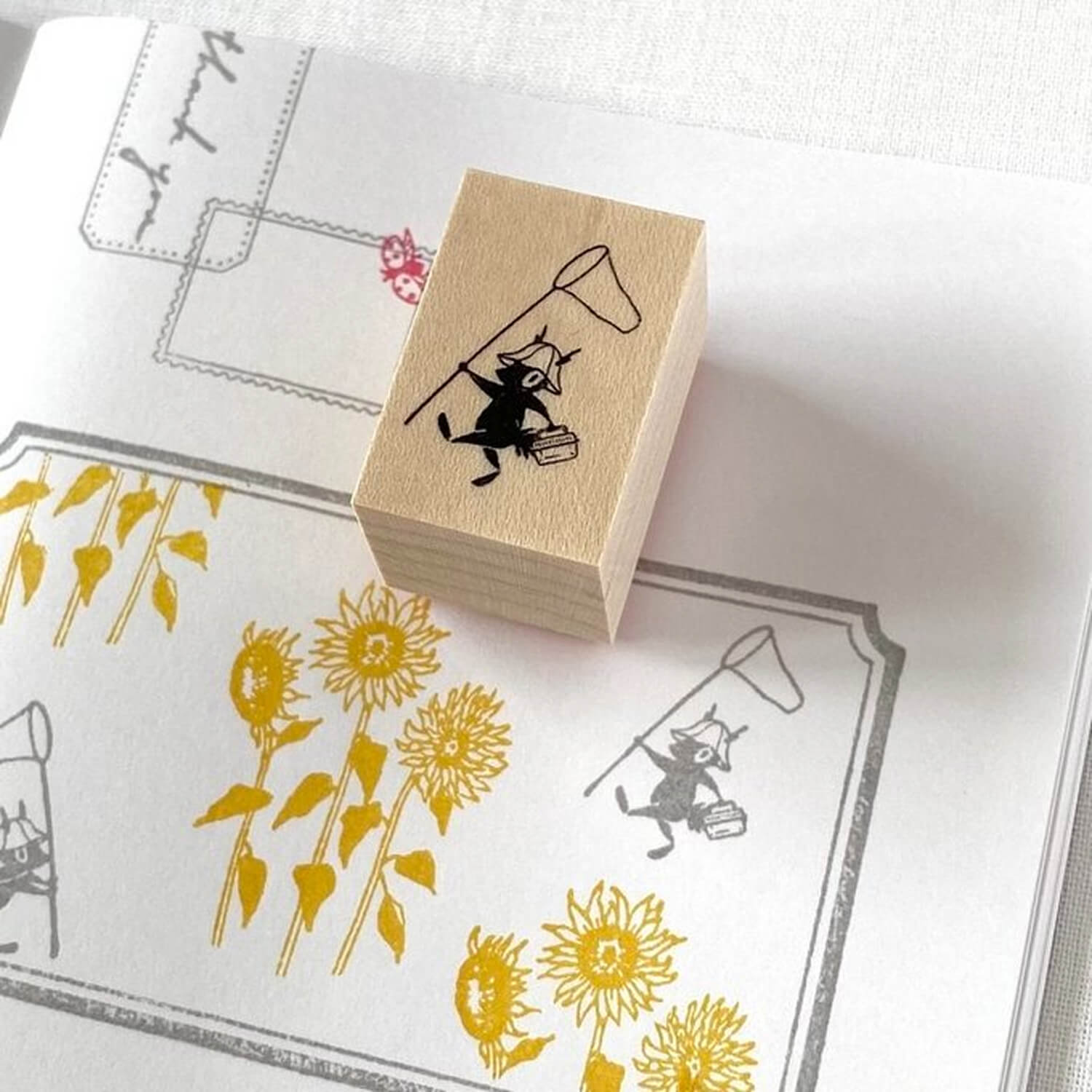 Mori Ringo Rubber Stamp – Bug Net Squirrel Left