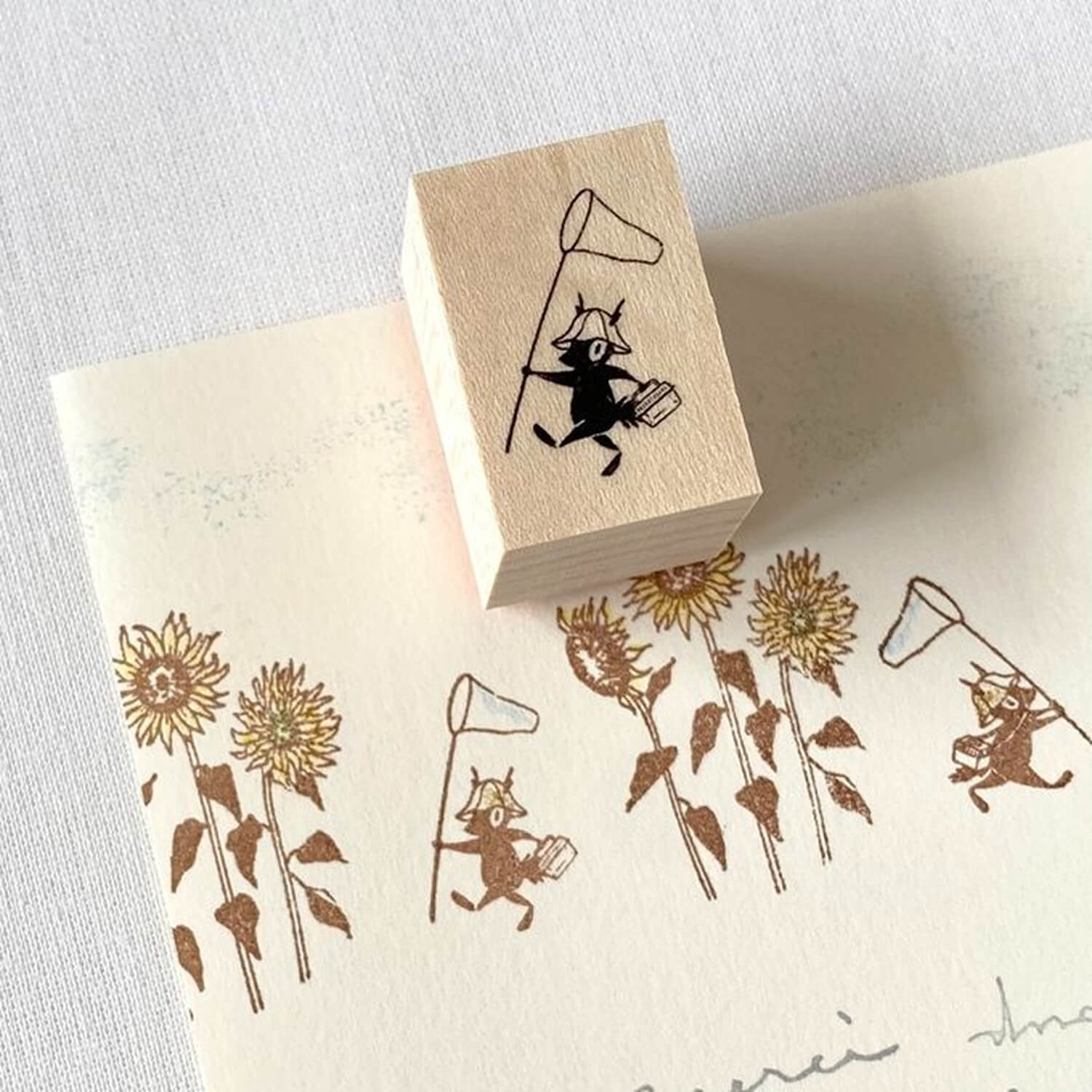 Mori Ringo Rubber Stamp – Bug Net Squirrel Left