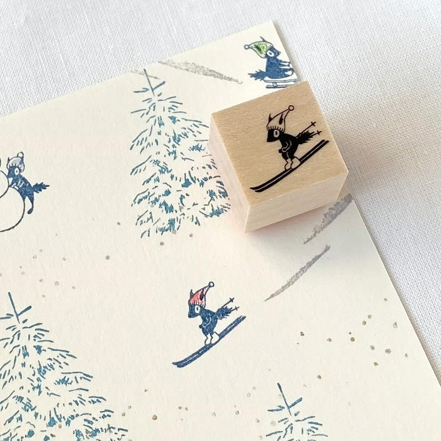 Mori Ringo Rubber Stamp – Skiing Squirrel