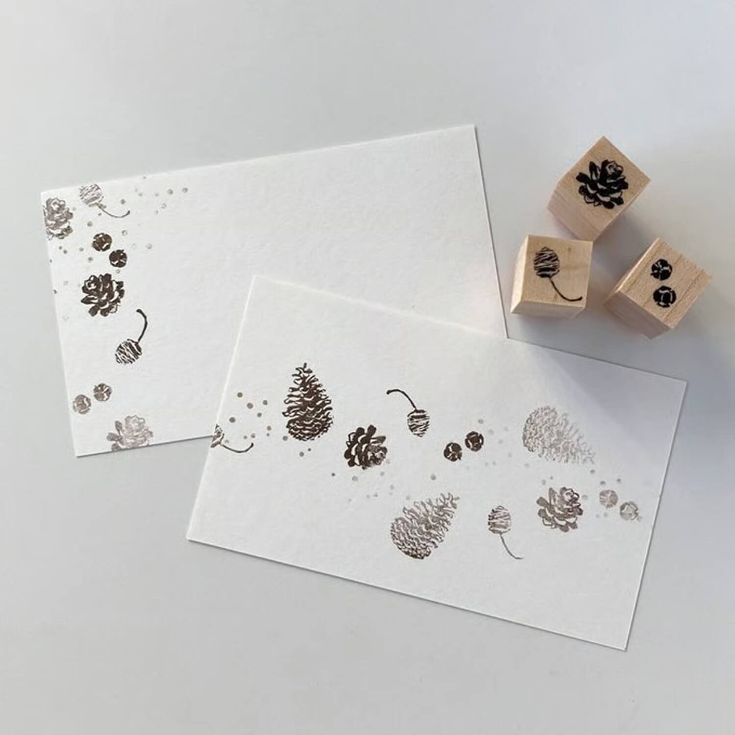 Mori Ringo Rubber Stamp – Small Pinecone &amp; Fir Cone Set