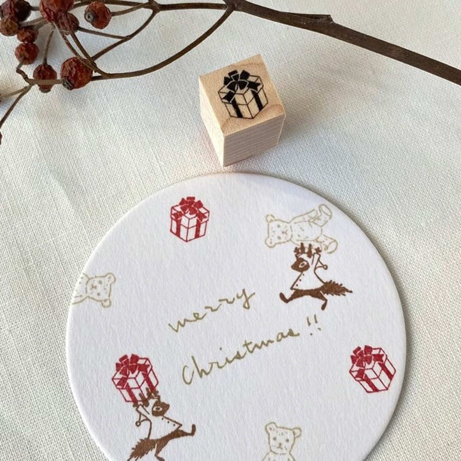 Mori Ringo Rubber Stamp – Small Present Box