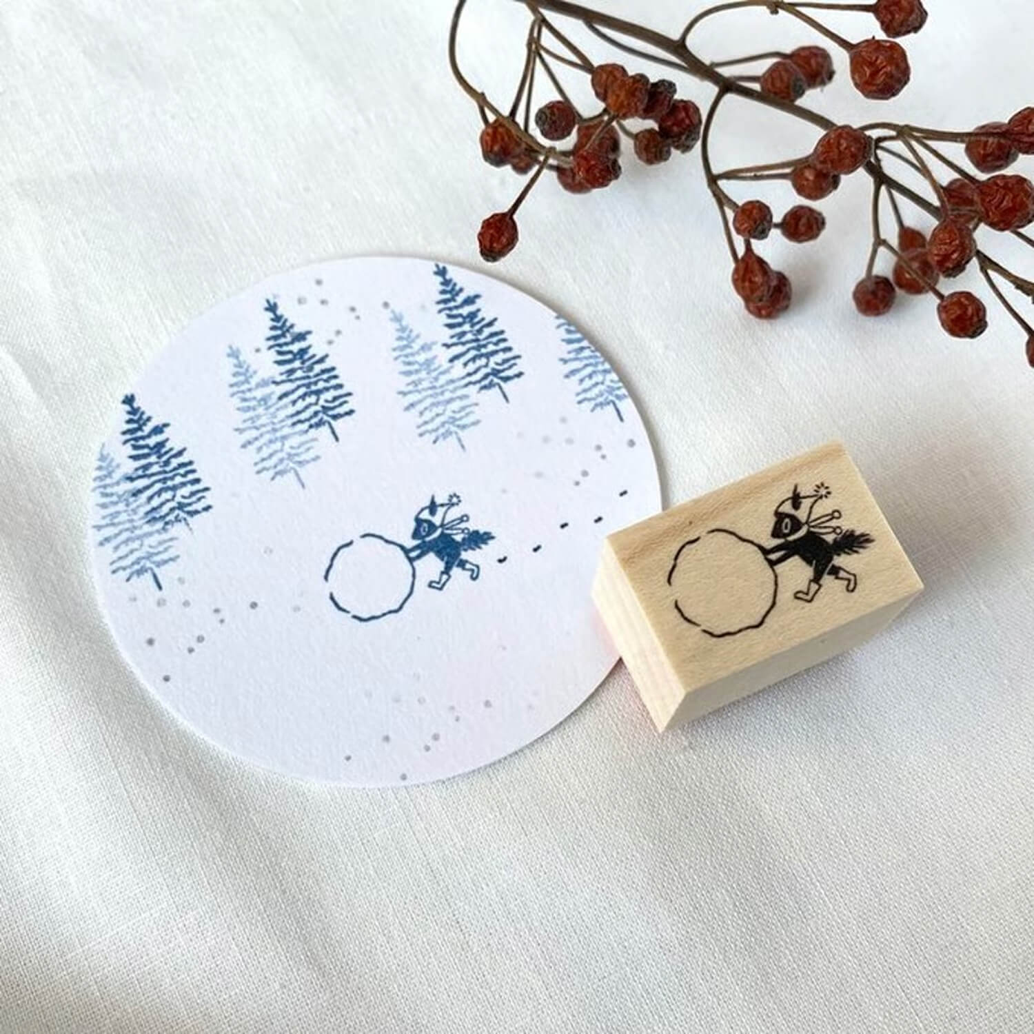Mori Ringo Rubber Stamp – Snow Play Squirrel (Left)
