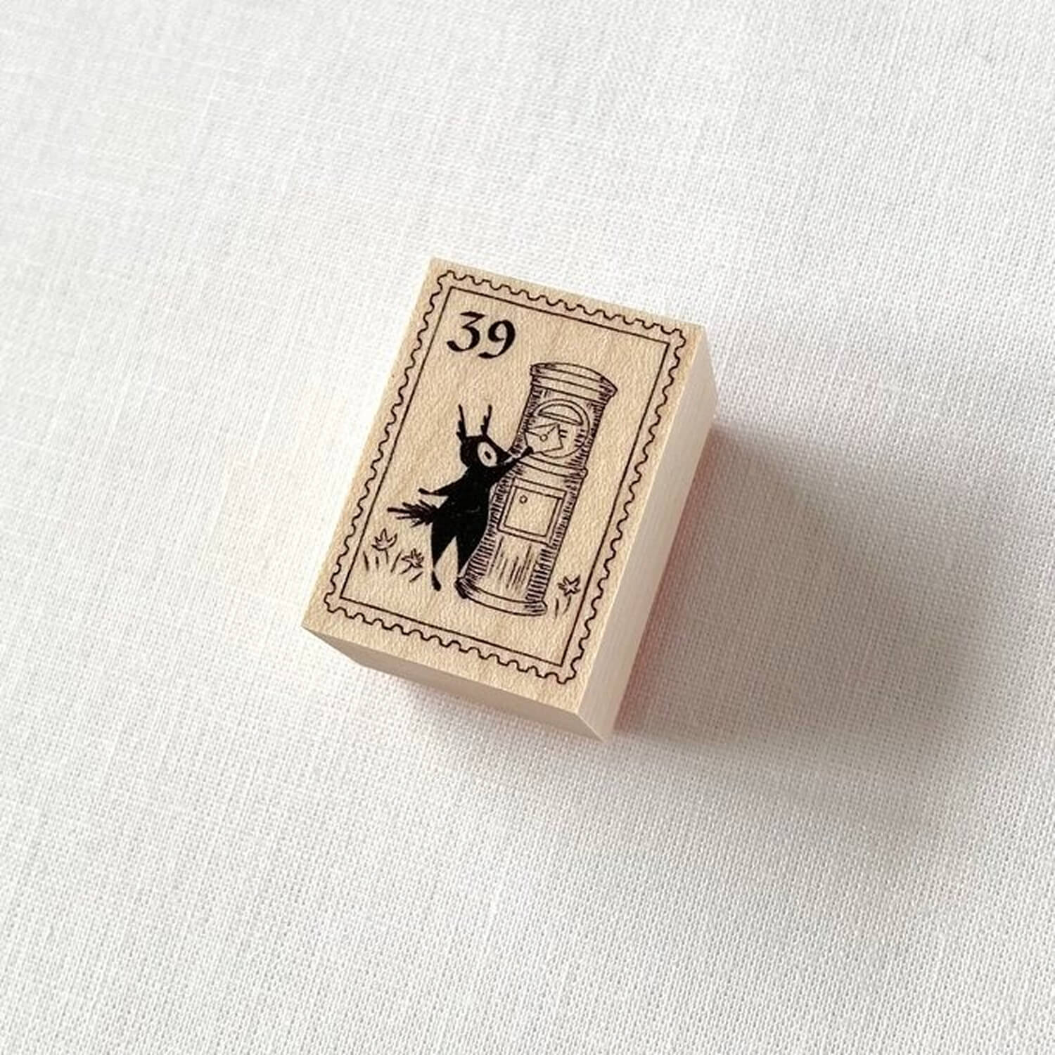 Mori Ringo Rubber Stamp – Squirrel 39-Yen Stamp