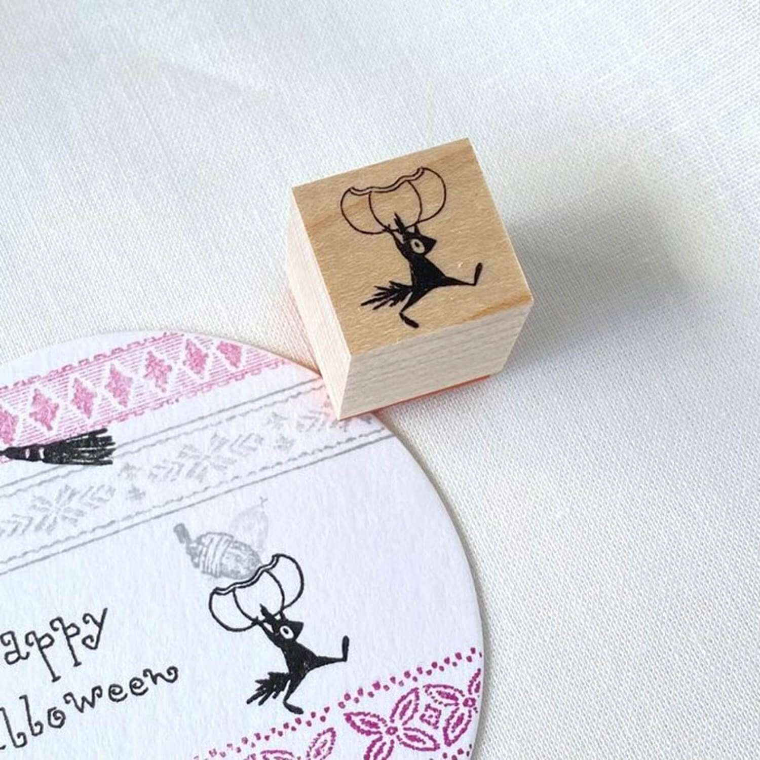 Mori Ringo Rubber Stamp – Squirrel Carrying a Pumpkin Basket