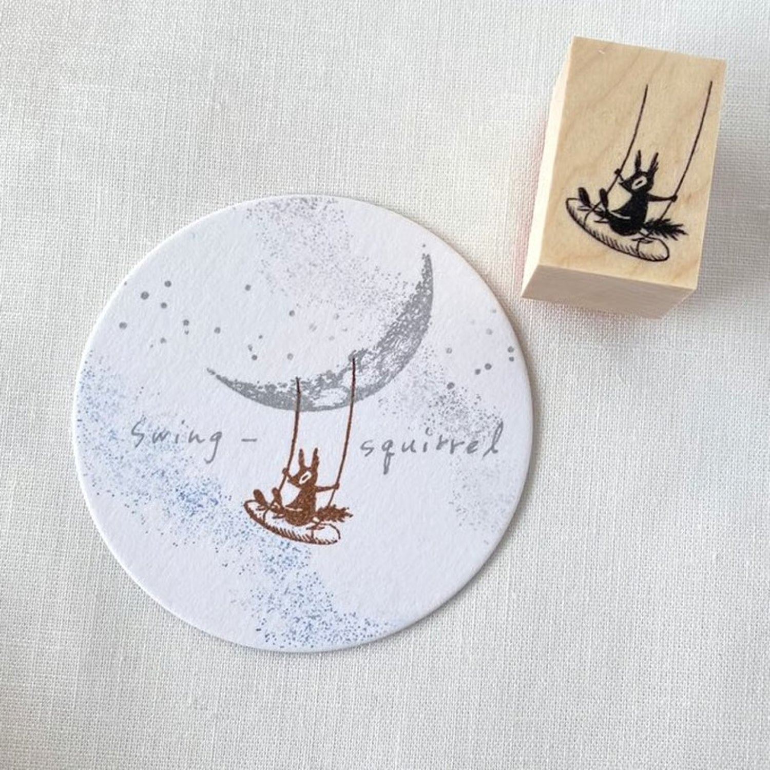 Mori Ringo Rubber Stamp – Swing Squirrel Left