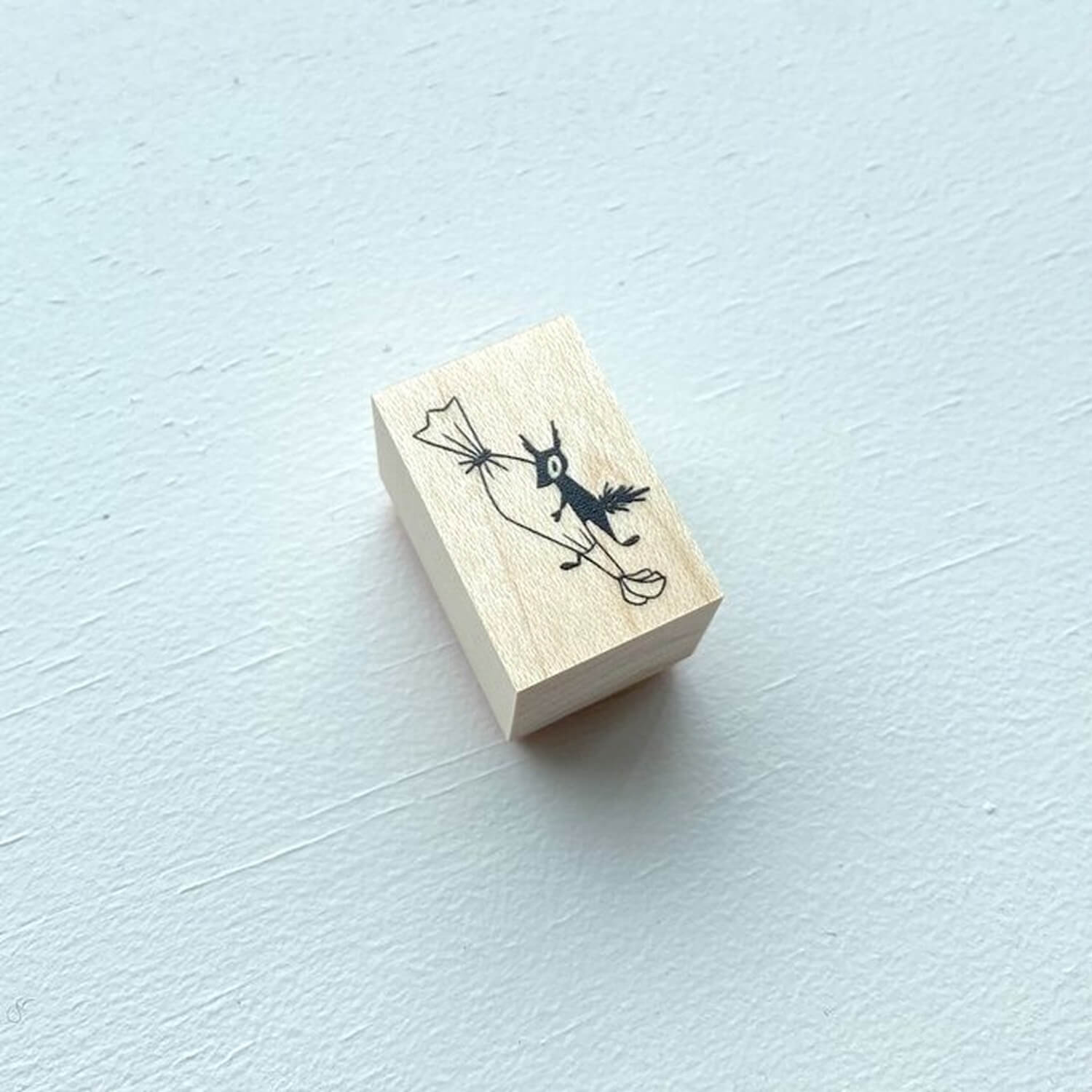 Mori Ringo Rubber Stamp – Whipped Cream Squirrel Left