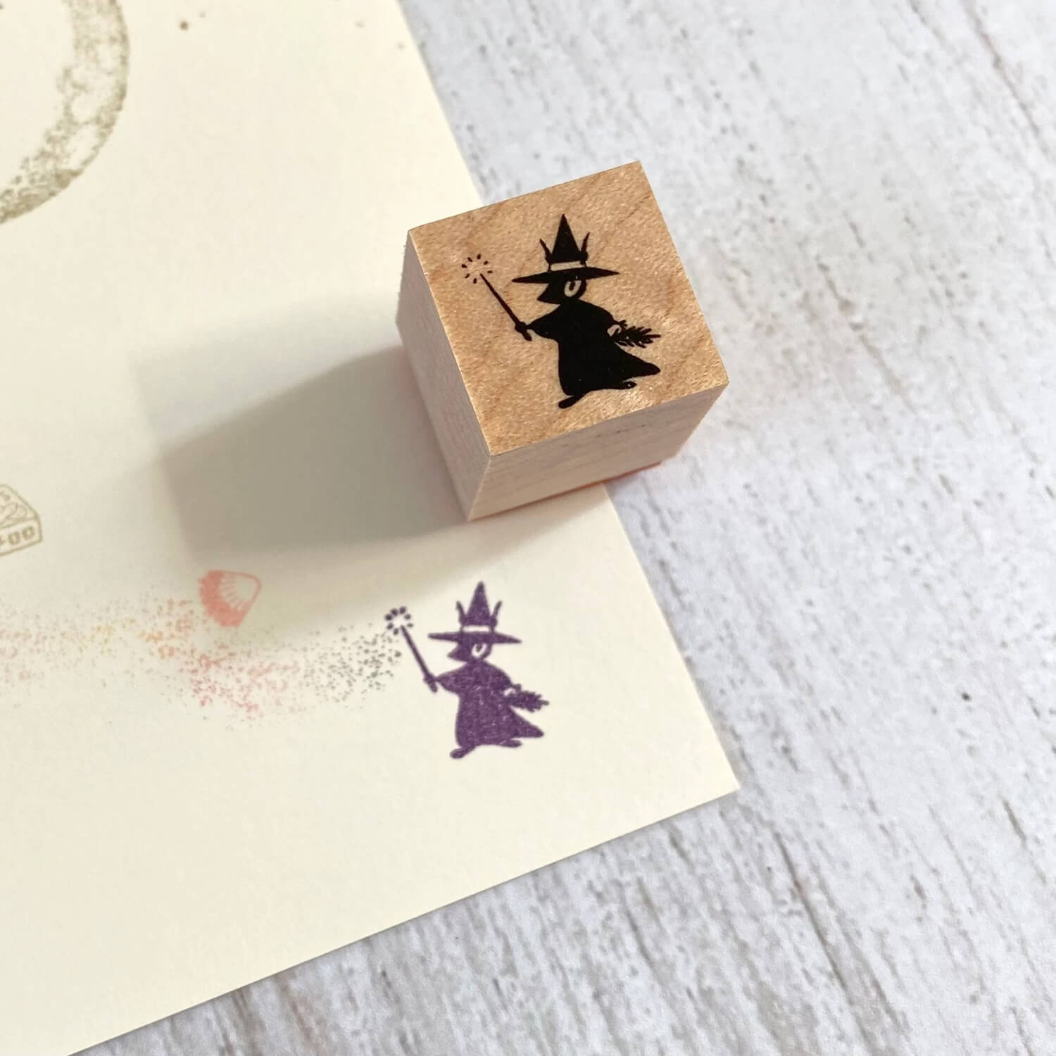 Mori Ringo Rubber Stamp – Wizard Squirrel