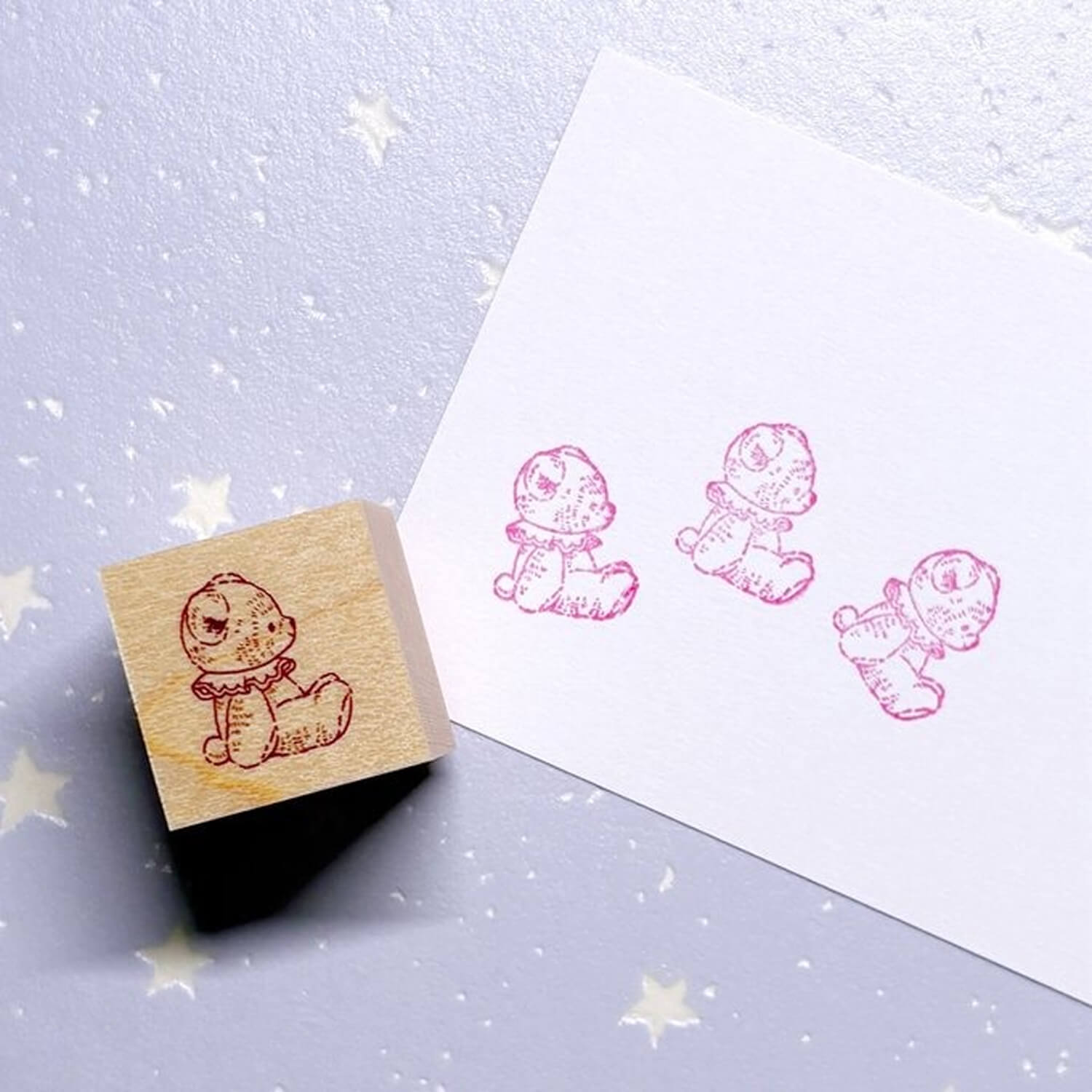 Nakano Yui Stamp – Fluffy Bear (Right-Facing)