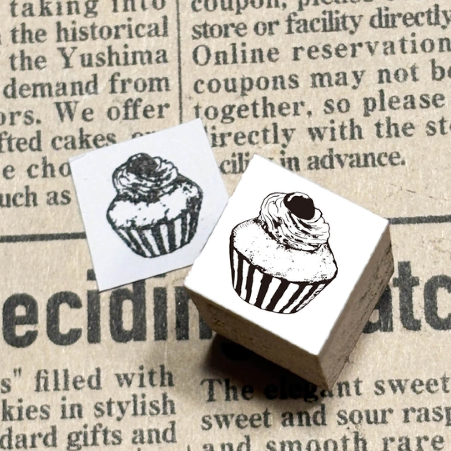 Patissier Harinezumi Mini Stamp - Cherry Cupcake