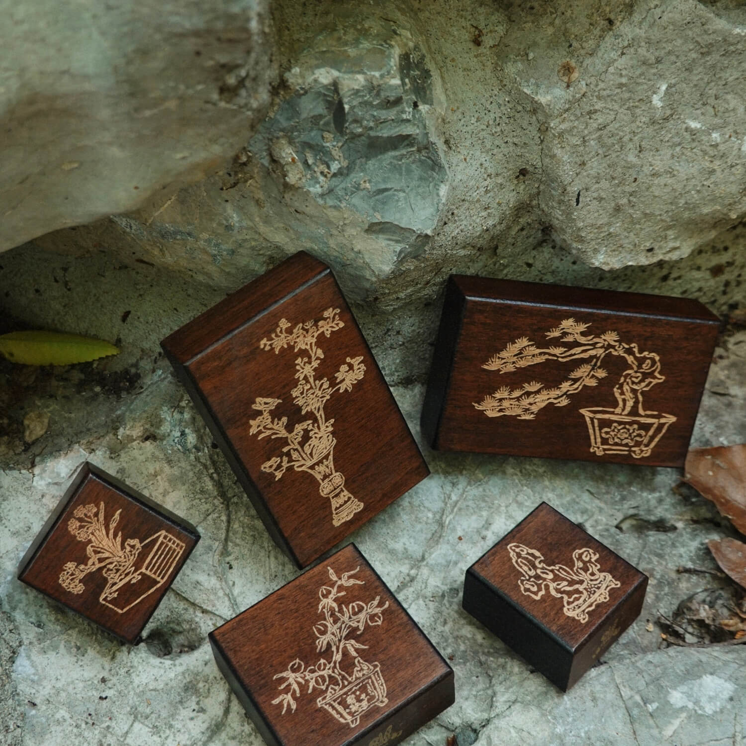 Square Studio Oriental Stamp Set (16 Pieces)