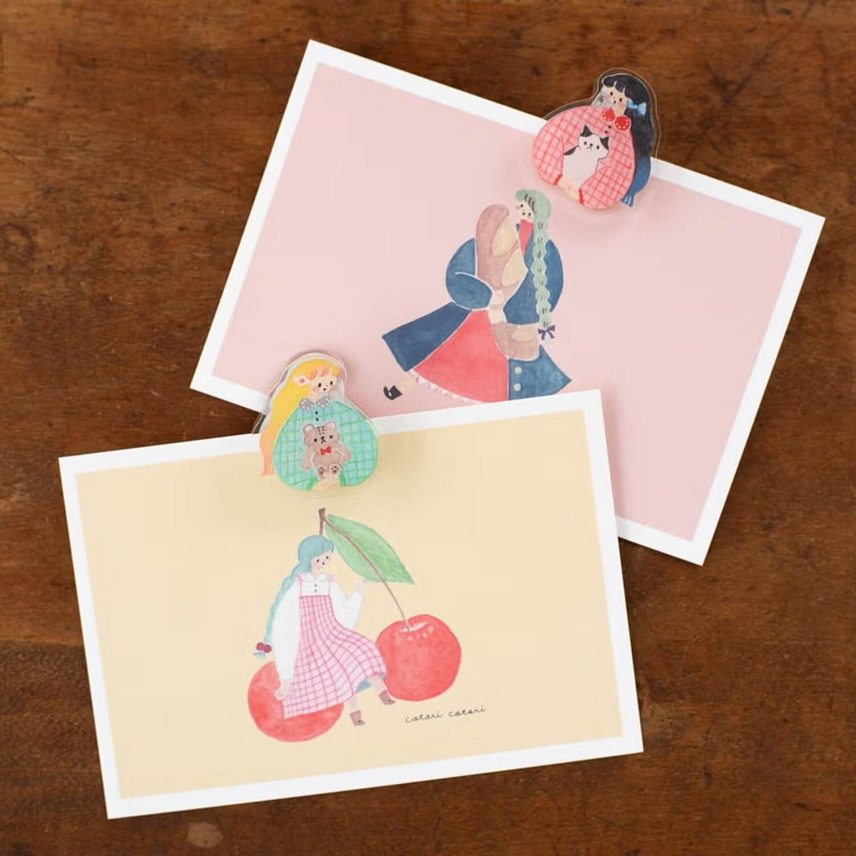 Tegamisha x cotori cotori Reversible Acrylic Clip – Cute Hug