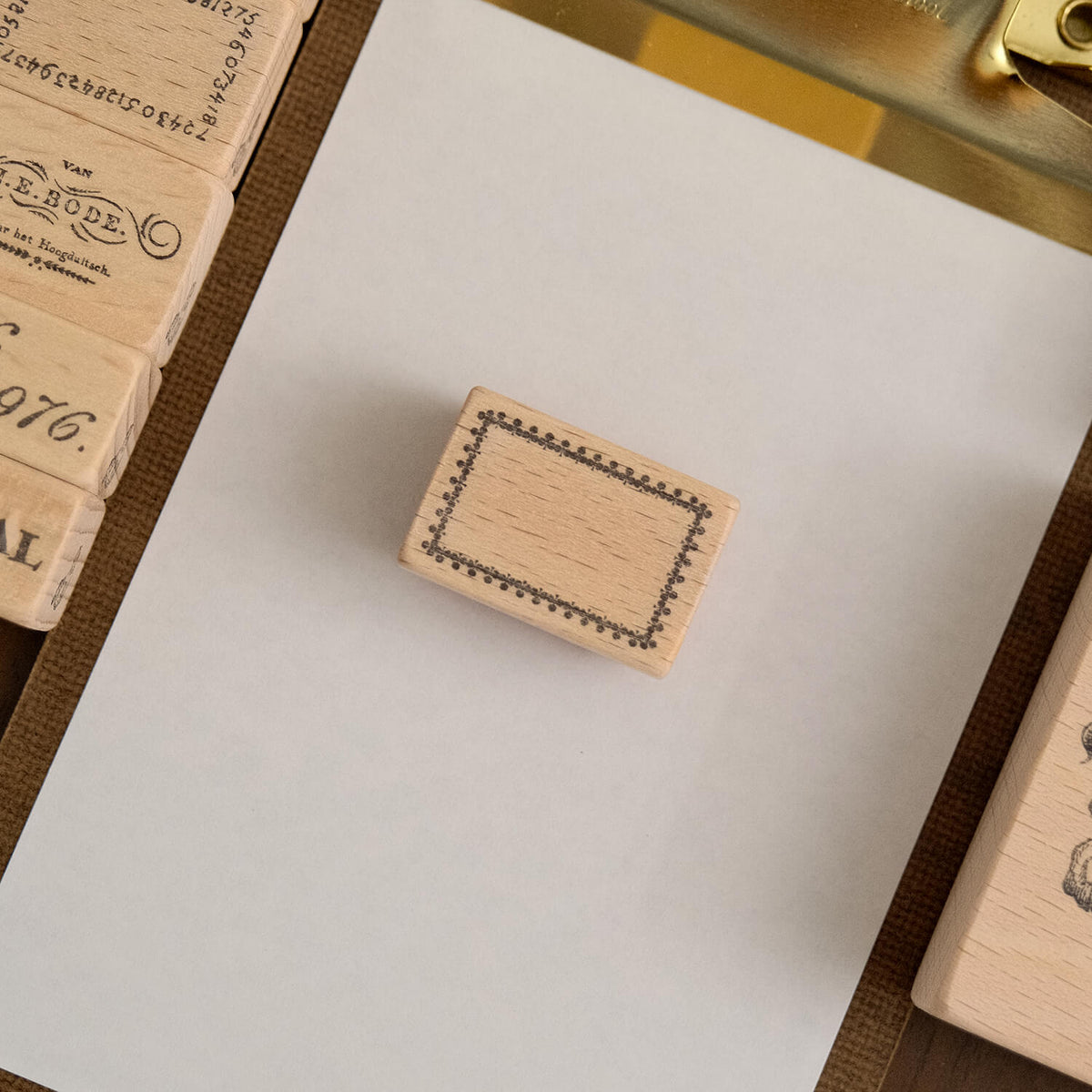 Yoko Kadokawa Rubber Stamp - Mini Frame with Connected Small Clovers