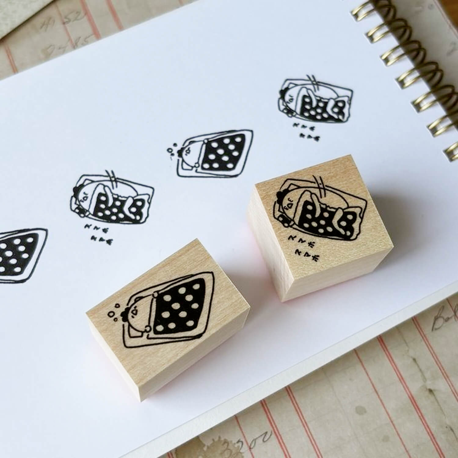 Yun Rubber Stamp – Sleeping Mother Hen