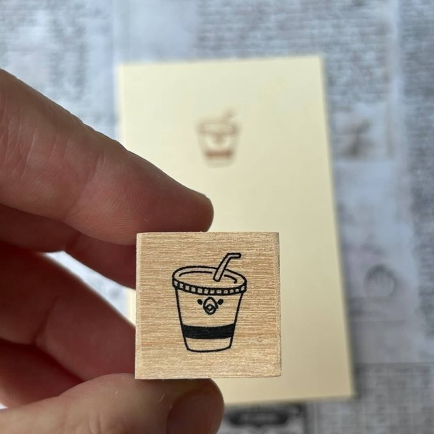 Yun Rubber Stamp – Soft Drink Mother Hen